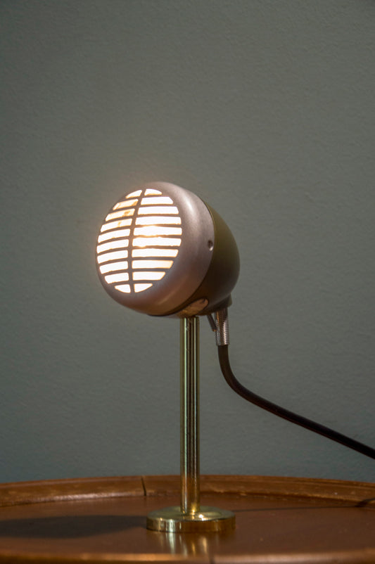 Lampe de chevet / bureau Green Bullet issue d'un microphone d'harmonica