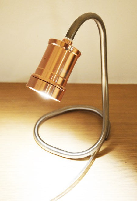 Lampe de bureau/chevet en acier inoxydable et cuivre par Charlie Clouet
