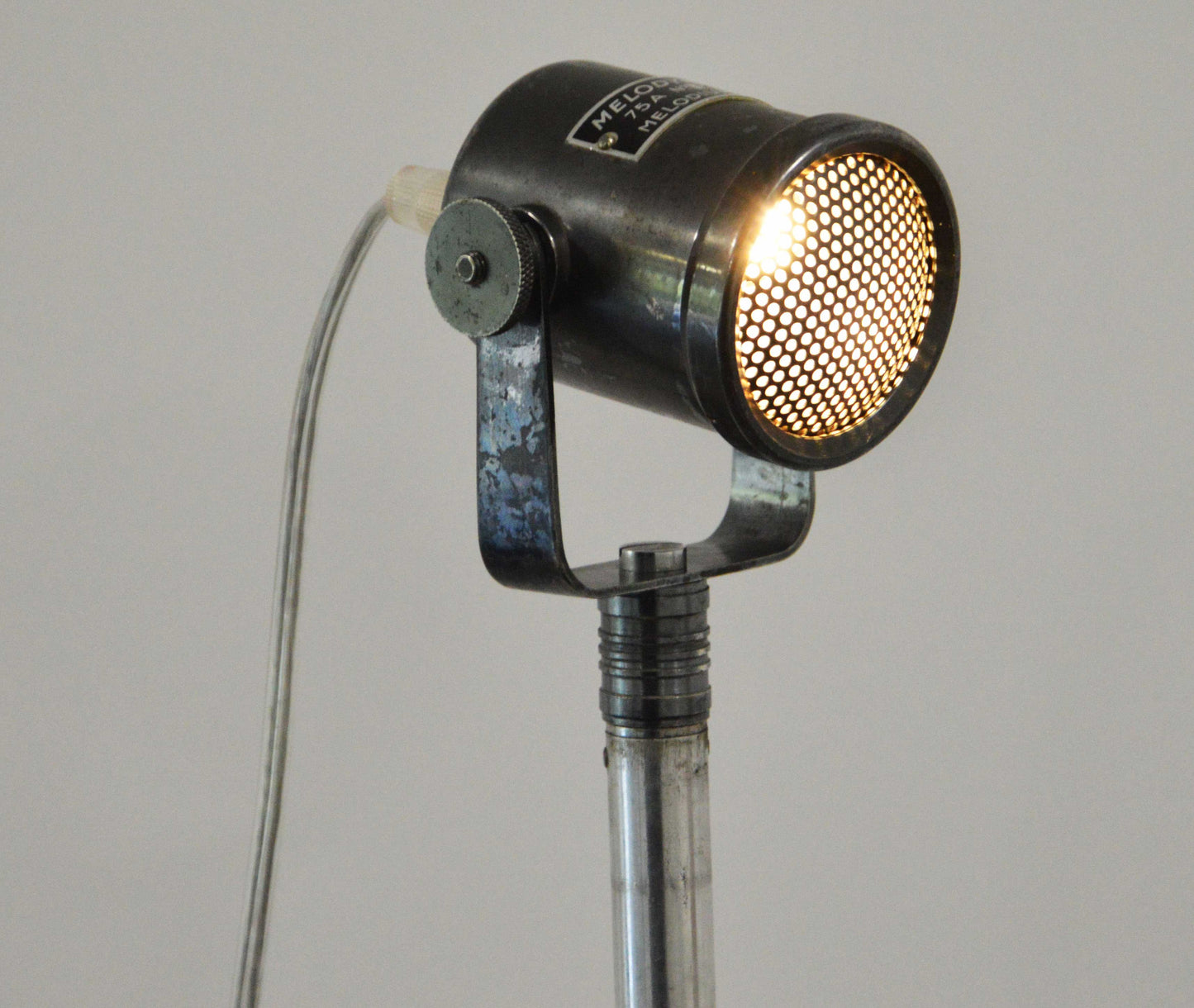 Lampe sur pied microphone Paname par Charlie Clouet